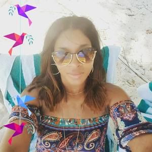 Meet your Posher, Dee